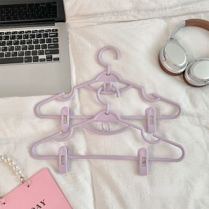 FUDESHE Plastic Clothes Hanger 360 Degree Rotatable Anti-Slip Clothes Drying Rack Multifunction Space-Saving Coats Hanger Home