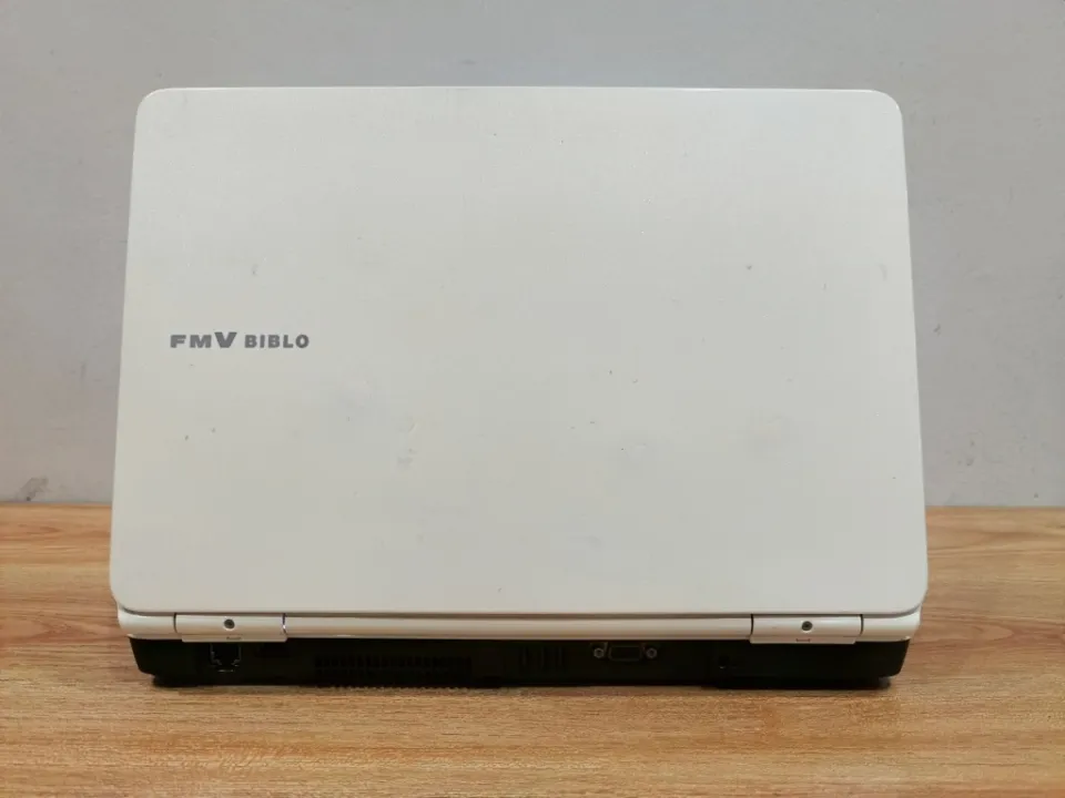 725H100＞FMV-BIBLO NF/E50（Core2-P8700/4GB/320GB/DVDマルチ/wifi