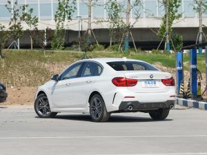 Suitable for BMW Paint Touch-up Pen Original Ore White Carbon Black Special X1 X3 X5 3 Series 5 Series Car Paint Scratch Repair