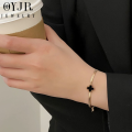 OYJR สร้อยข้อมือสแตนเลสผู้หญิง ใบโคลเวอร์ กำไลข้อมือโซ่ Clover จี้เครื่องประดับหรูหรา 2022. 