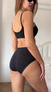 SUCCMING กางเกงในผ้าไหมน้ำแข็งต่อต้านริ้วรอยนุ่มสำหรับผู้หญิงกางเกงในระบายอากาศขนาดใหญ่เอวกลางแห้งเร็วระบายอากาศแบบบางสำหรับฤดูร้อน