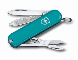 Victorinox  มีดพับ มีดพก มีดเล็ก / มีดสั้นพกพา มีดสแตนเลส "New Classic SD Colors Collection" มีดพับ Classic SD Alox และ Case ใส่มีด มีให้เลือกมากกว่า 30 สี ( 0.6221  0.6223  4.045  4.067 )