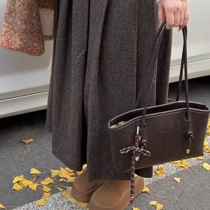 AE Túi đeo nách nữ vintage chất lượng cao dung tích lớn 2026 Túi đeo vai và túi xách tay mới cho mùa thu đông