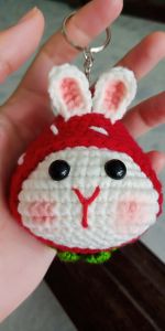 Móc khoá mochi thỏ dâu