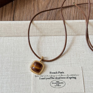 Vintage Brown Tiger Eye Stone Pendant Necklace for Women Fashion Punk Leather Rope Necklace Chain Jewelry Gifts Accessories