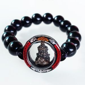 กำไลหินมงคล พร้อม พระราหู เลี่ยมกรอบกันน้ำแกะลายเลเซอร์เคลือบเรซิ่น ผ่านพิธีปลุกเสกแล้ว โดยหลวงปู่สม วัดหนองบง จ.ลพบุรี