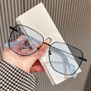 (GENTLE MOSCOT) Fashion UV Protection Sunglasses Metal Square Frame Outdoor Summer Shades for Women