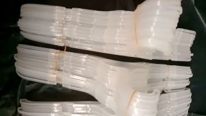 Gantungan Hanger Putih Bening: Harga Jual Lusinan