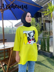 Kaos Atasan Oversize Belah Samping Kaos Atasan Wanita Arzheina Terbaru