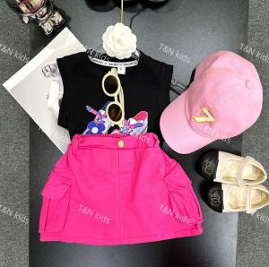 Sét Váy Bé gái 3 chi tiết gồm Chân Váy kaky Hồng Mix áo cotton trắng và đen kèm mũ cho bé Size 10-30kg - Đầm bé gái 3 chi tiết