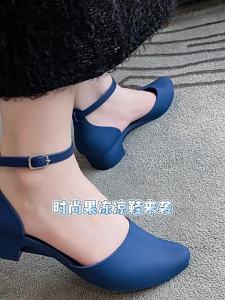 [Free Shipping] New Versatile Jelly Strap High-Heeled Shoes Asian And European Style Closed-Toe Sandals Chunky Heel Sandals For Women
