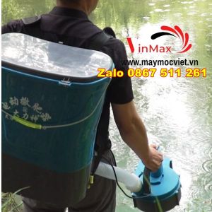 Máy phun cám cho cá ăn máy phun cám chạy điện