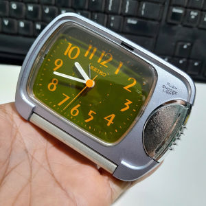 Đồng hồ để bàn báo thức Seiko có đèn second hand si Nhật
