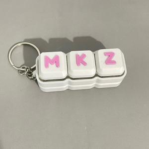 Móc khóa keyboard bàn phím in tên theo yêu cầu - phụ kiện đeo balo túi xách độc lạ | Tạp Hoá Biết Đi