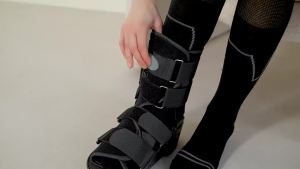 Walking Boot Socks Bamboo Viscose (2 Pairs) Lightweight Replacement Sock Liner for Tube Cast Socks