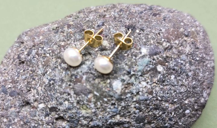 Fashionable%20Stainless%20Pearl%20Earrings,%20Different%20Sizes,%201%20Pair%20-%20Image%204