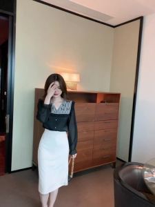 Ammin 2024 tính khí thời trang phong cách Hàn Quốc Tính khí v-cổ Bow Đính Cườm nấm Tay áo dài áo voan cho phụ nữ