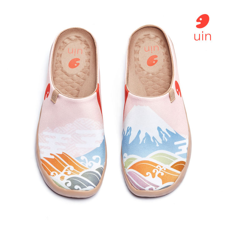 uin sneakers