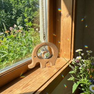 RBJ4 Wooden Sunlight Catcher Wind Chime Spinner Glass Sunlight Reflected Rainbow Maker Hedgehog Animal Hanging Sun Catcher Home Decorations