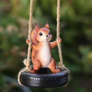 SKJK Chống chịu thời tiết Xích đu lốp xe sóc Treo Sống động như thật Tượng sóc bằng nhựa resin Hài hước Dễ thương Xích đu trang trí sân vườn Trang trí sân vườn