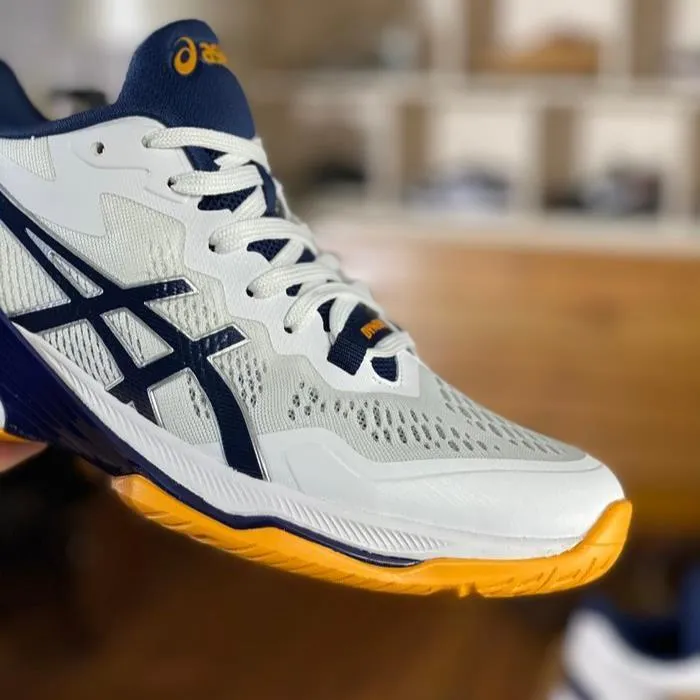 Asics volleyball deals mid cut