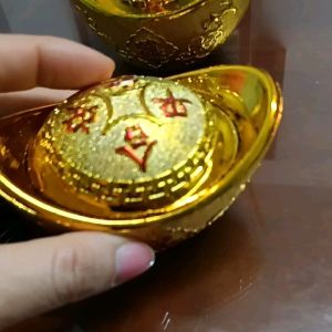 Thỏi kim nguyên bảo Thỏi vàng phong thủy đặt bàn thờ Thần Tài kích tài lộc