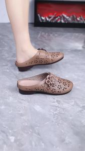 WomenS Closed-Toe Mules 2025 Summer New Style Outdoor Hollow Non-Slip Clogs Flat Breathable Sandals Mom Shoes