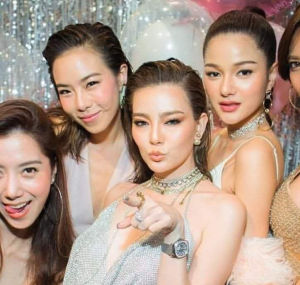 J21-1812 #wipwupวิบวับ #เสื้อโชว์หลัง งานเป๊ะ อลังมากกกก สวยแยงตา ปาร์ตี้ 269 ส่งฟรี เสื้อเพชร เสื้อคล้องคอ เสื้อโชว์หลัง เสื้อโชว์หลังสวยๆ เสื้อโชว์หลังสวย - Lazada