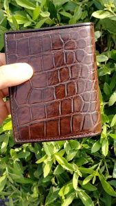 Ví Nam Da Cá Sấu Cao Cấp tặng Vòng Gỗ Huyết Long