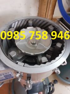 Máy xay thảo dược sản phẩm khô công nghiệp công suất 3000W - 6 búa đập liên hoàn dạng đứng