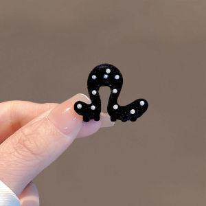 Red Velvet Geometric Small Clip Pearl Dot Side Bangs Clip Princess Head Top Clip Winter Festival Womens Hair Accessories