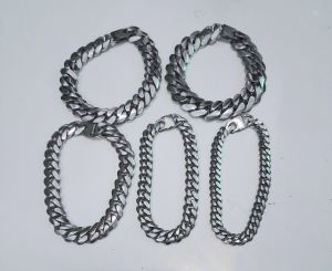 Gelang pria rantai baja stenlis 100% anti karat/anti luntur