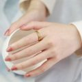 Nhẫn titan nữ 1 mm không gỉ mạ vàng đính đá sang trọng. 