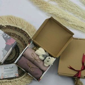 Hampers Hijab / Giftbox Graduation / Kado / Birthday