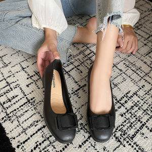 Xishop แนะนำ  รองเท้าคัทชูแฟชั่นผู้หญิง ด้านหน้าทำดีเทลเป็นเข็มขัด ใส่แล้วสวยใส สไตล์เกาหลี มี 3 สี สวยทุกสี ไม่มีคือพลาดมาก  กดจิ้มเข้าตะกร้าเลยค่า