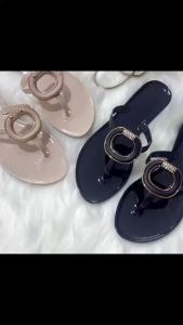 รองเท้าแตะแฟชั่นแบบมีหมุด สไตล์ใหม่ รองเท้าแตะแบบแบน ลายก้างปลา สำหรับชายหาด ฤดูร้อน ส่งออกยุโรปและอเมริกา สวมใส่กลางแจ้งคุณภาพสูง [ จัดส่งฟรี ]