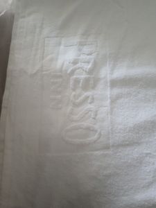 Khăn Tắm Khách Sạn Nhà Nghỉ Homestay Trắng 70x140cmCtoton 100% Có LOGO Cực Kỳ Thấm Hút-KhanVietVN