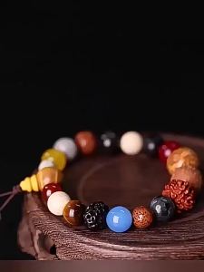 Đã được thánh hiến Chiêu Tài Vòng tay 18 hạt với hạt Bồ Đề đa bảo. 18 Chuỗi hạt niệm Phật kiểu Linh Ấn Hàng Châu dành cho nam và nữ vòng tay 18 hạt. Eighteen Seed Handstring Dobby Bodhi 18 Seed Hangzhou Lingyin The Same Mens and Womens Play Buddh