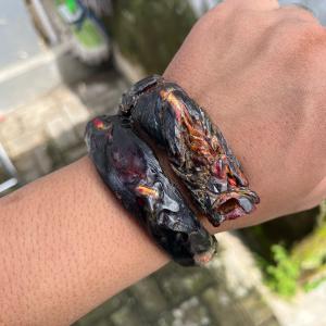 Gelang Akar Bahar Merah Ukir Singa Full Badan