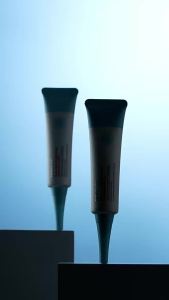 SKINEVER Cream SE046 helps brighten skin reduce dark spots deodorize nourish delicate skin and is safe for daily use.