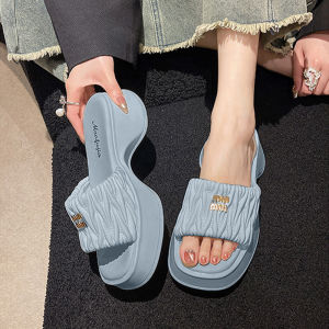 QXshop รุ่นใหม่มาแรง รองเท้าแฟชั่น รองเท้าแตะแบบสวมเสริมส้นให้สุดปังงานน่ารักบาร์บี้สุดๆ ใส่กับชุดไหนก็สวยปังมาก รองเท้าพื้นนุ่มบอกเ