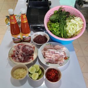 น้ำจิ้มสูงสุด พริกรวย น้ำจิ้มสุกี้ตราพริกรวย ขวดเล็ก 320กรัม SUKIYAKI SAUCE สูตรกวางตุ้ง น้ำจิ้ม น้ำจิ้มสุกี้ น้ำจิ้มย่างเกาหลี กระทะร้อน OTOP Champion สีเขียว