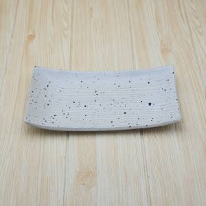 จาน จานเปลเหลี่ยม จานเซรามิค จานซูชิ จานใส่อาหาร  สีขาว และ สีดำ มีให้เลือก 13 แบบ