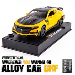 TWH Toy 1:32  Diecast Mobil Miniauto Chevrolet Camaro Transformer 15cm Sound Light Die Cast Die-Cast Miniatur
