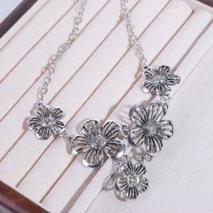 IDEAL จี้ห้อยคอ สร้อยคอดอกไม้โบฮีเมียน เป็นรูกลวง เสน่ห์เสน่ห์ โซ่สเวตเตอร์ แฟชั่นสำหรับผู้หญิง ตกแต่งด้วยการตกแต่ง สร้อยคอชาติพันธุ์ Boho สำหรับผู้หญิง