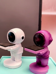 Thiết kế độc đáo Phi Hành Gia hình đứng đa chức năng mạnh mẽ đồng hồ nhựa và trưng bày nhẫn để sử dụng bán lẻ