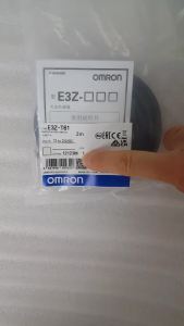 Cảm biến chuyển mạch quang điện Omron E3Z-T61 2M chính hãng loại tương quan E3Z-T61-L và E3Z-T61-D