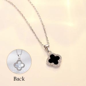 CLOVER Kalung Rantai Liontin Daun Semanggi Bahan Titanium Warna Hitam/Putih Untuk Wanita