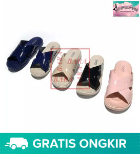 Sandal Wanita Terbaru 2021 / Sandal Wanita Terlaris 2021 / Sandal Karet Jelly Silang (Bayar di Tempat) COD Seluruh Indonesia.