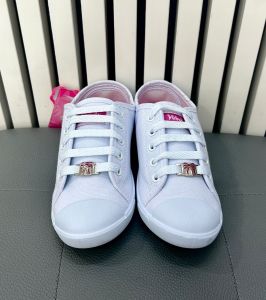 H รองเท้านักเรียน รองเท้านักเรียนหญิงรองเท้า มีทั้งวอร์มขาว และหนังดำ Size 30-43 ราคาป้าย 305-425 บาท